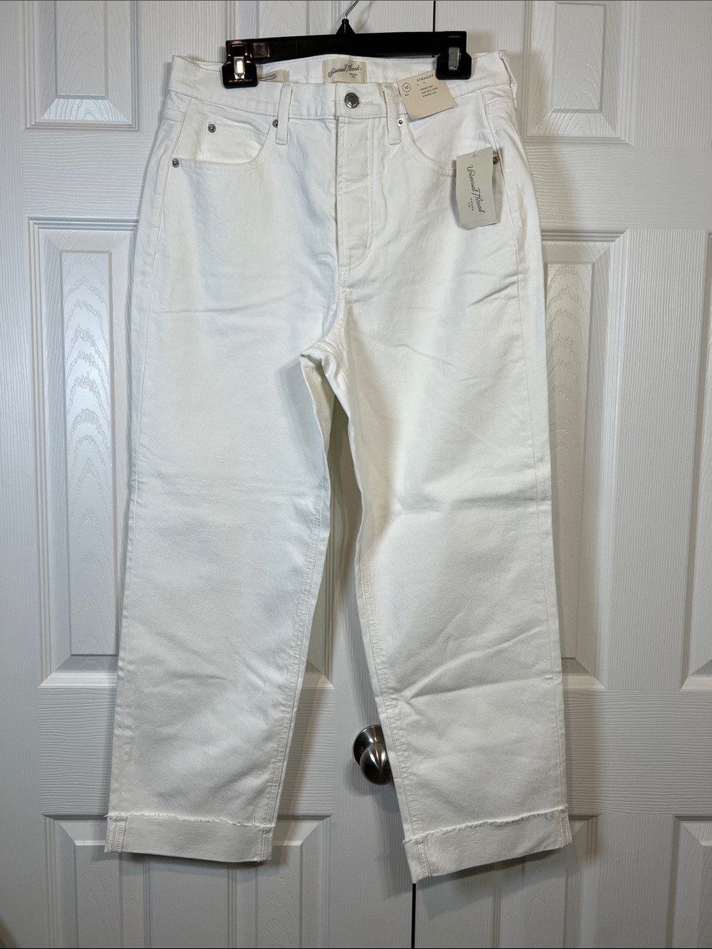 Universal Tread - Women’s White Straight-Leg Jeans Size 10